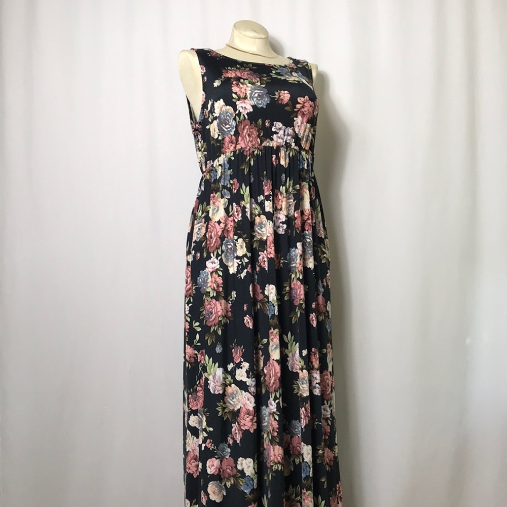 🌻 3/25 🌻 Emerald USA Super Stretch Floral Maxi